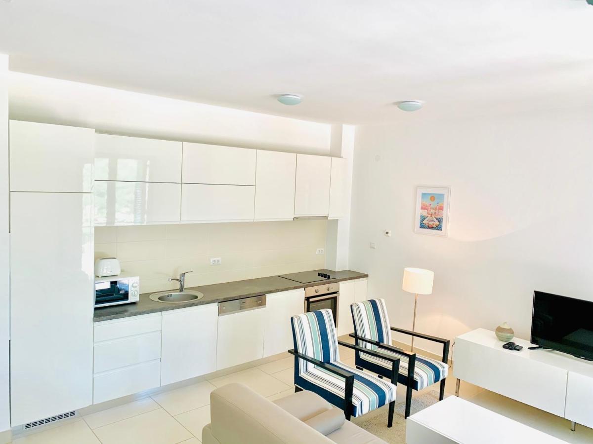 Lavender Bay Apartment C32 Donji Morinj Kültér fotó