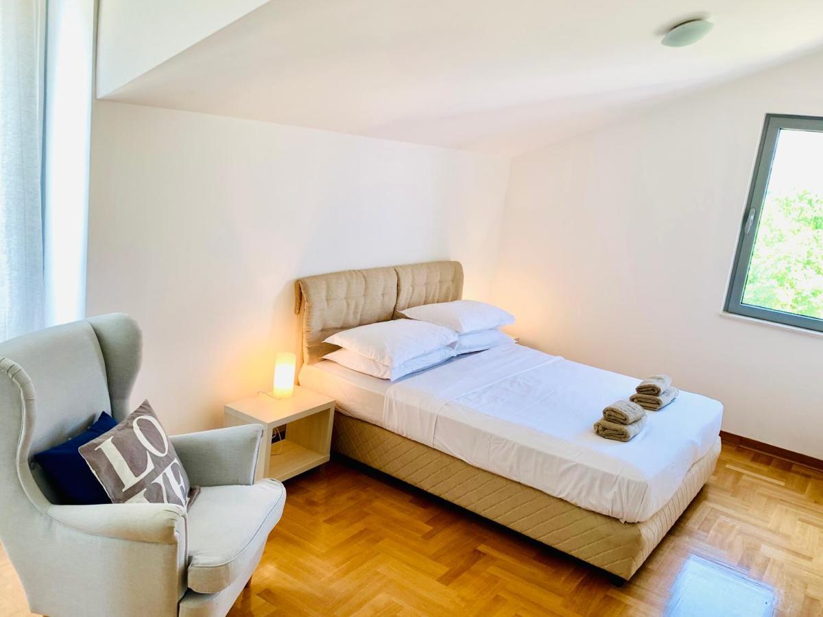 Lavender Bay Apartment C32 Donji Morinj Kültér fotó